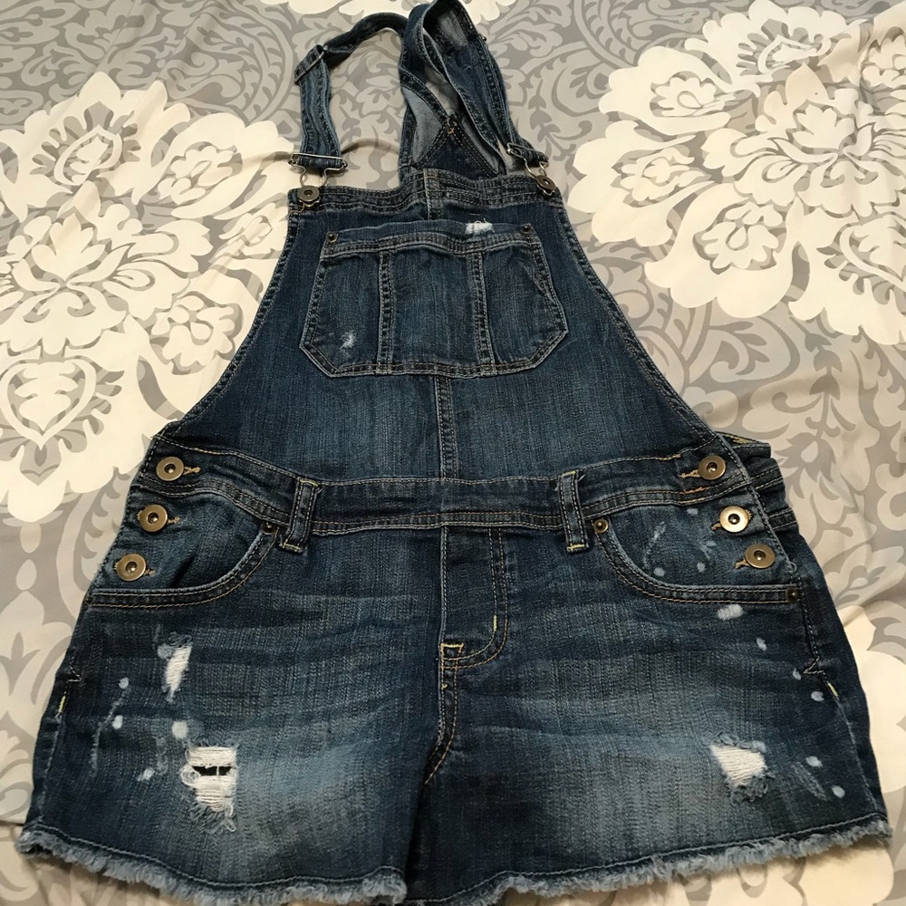 Bethany Mota overalls 💕